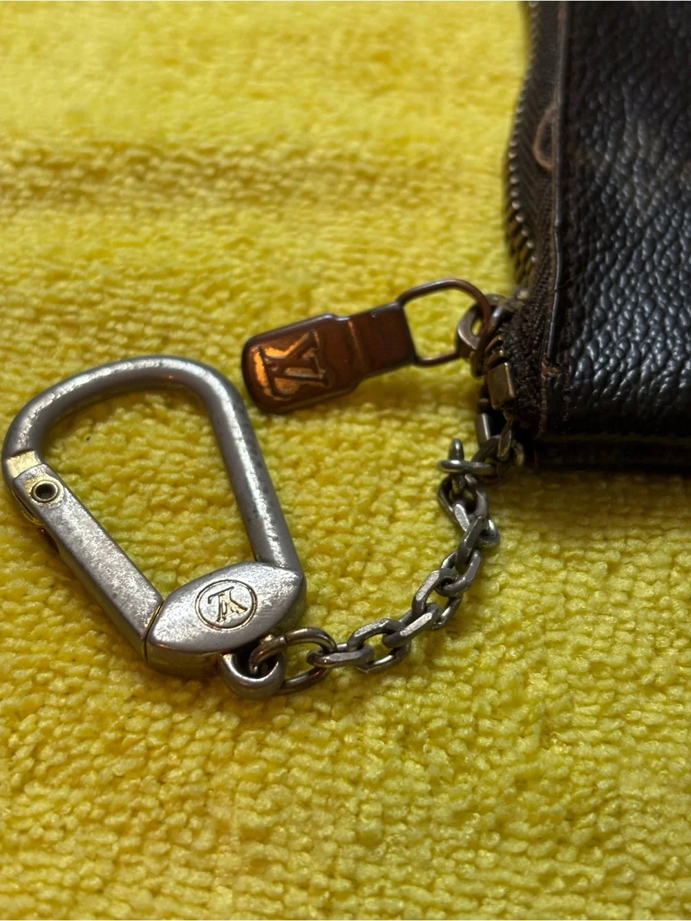 Authentic Louis Vuitton Pochette Clés Key Pouch / Keychain Wallet – Monogram